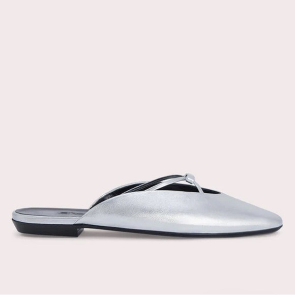 FINN SILVER METALLIC
LEATHER - Picture 2 of 6